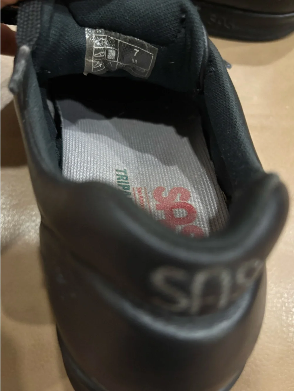 SAS all black
